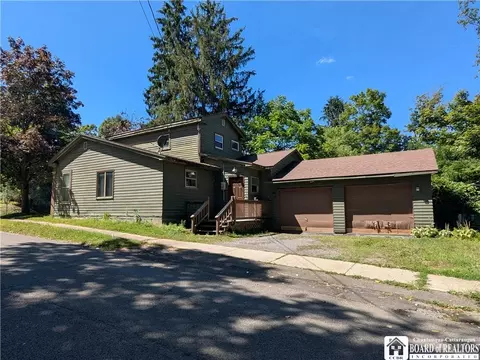 Exterior - 164 E Main St, Springville, NY 14141 photo 2 of 8