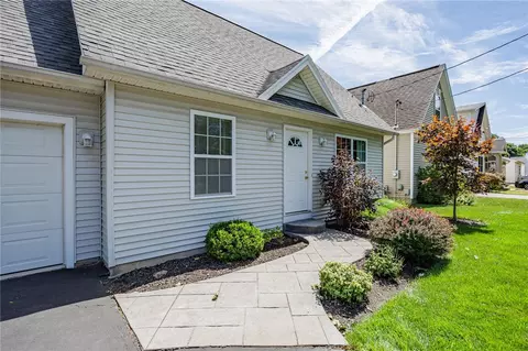 326 Knapp Ave, Irondequoit, NY 14609 photo 2
