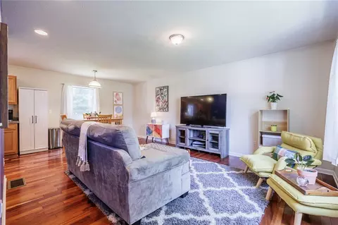 326 Knapp Ave, Irondequoit, NY 14609 photo 4