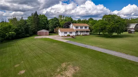1277 W River Rd, Waterloo, NY 13165