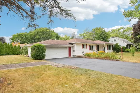 19 Dawnhaven Dr, Gates, NY 14624