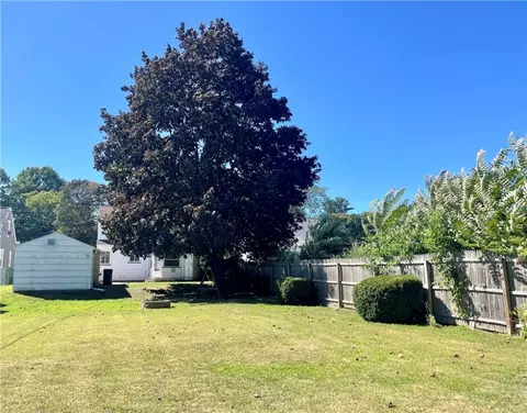 Exterior - 236 Avondale Rd, Irondequoit, NY 14622 photo 5 of 9