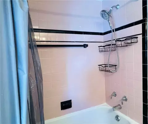 Bath - 236 Avondale Rd, Irondequoit, NY 14622 photo 2 of 3