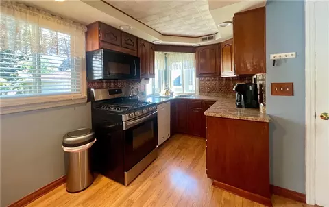 Kitchen - 236 Avondale Rd, Irondequoit, NY 14622 photo 4 of 4