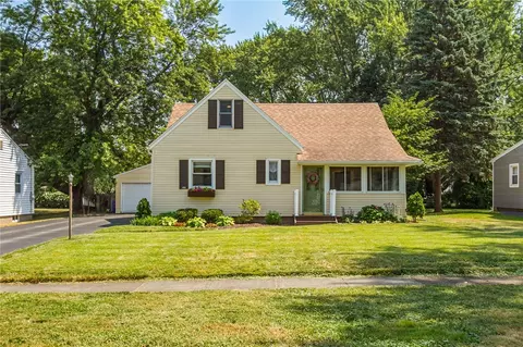 140 Saint Rita Dr, Gates, NY 14606