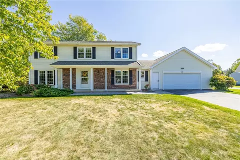22 Hunters Dr N, Fairport, NY 14450