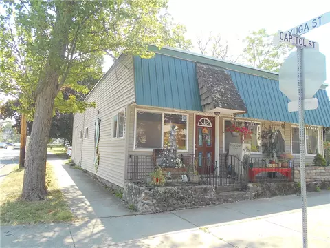 44 Capitol St, Auburn, NY 13021