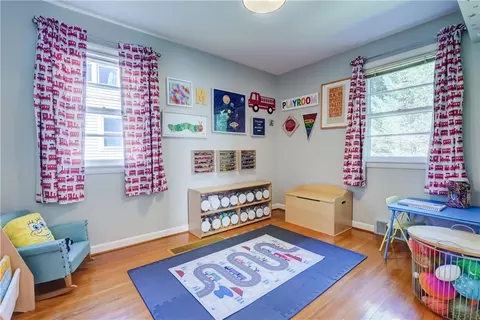 Bedroom - 276 Zuber Rd, Irondequoit, NY 14622 photo 1 of 6