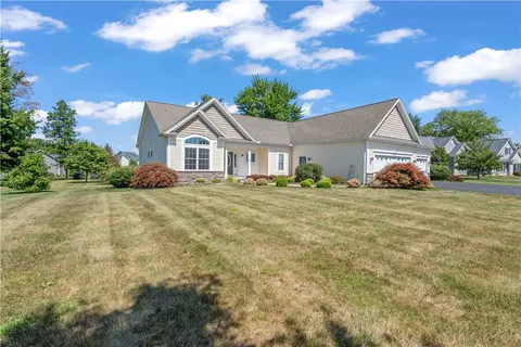 85 Mission Hill Dr, Brockport, NY 14420