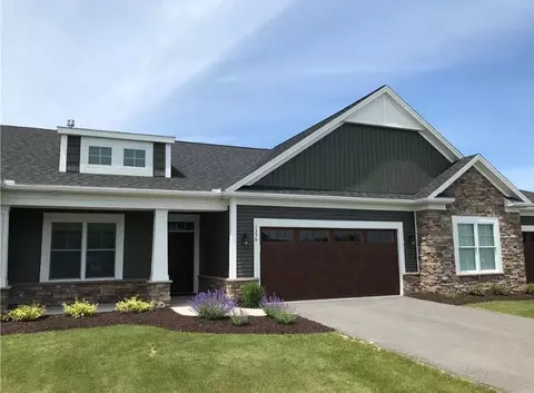 1404 Creeks Edge Dr, Webster, NY 14580