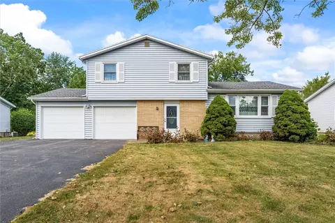 39 Bambi Ln, Gates, NY 14624