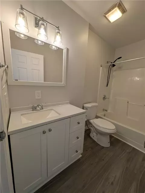 Bath - 82 Cragg Rd, Greece, NY 14616 photo 2 of 3