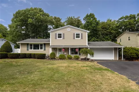 78 Kaywood Dr, Greece, NY 14626