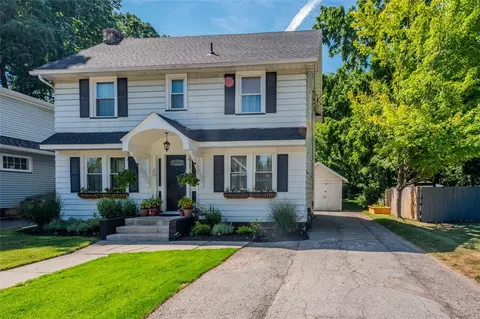 30 Forgham Rd, Greece, NY 14616