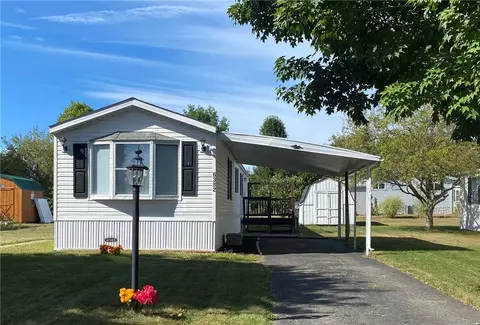 6382 Murphy Dr, Victor, NY 14564