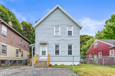 851 Bay St, Rochester, NY 14609