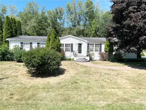 422 Mchenry Valley Rd, Almond, NY 14804