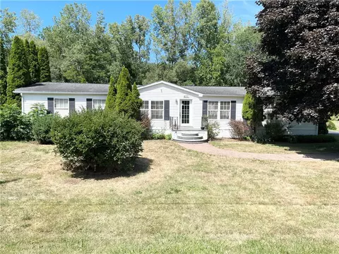 422 Mchenry Valley Rd, Almond, NY 14804