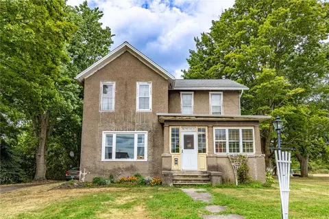 84 W Main St, Clifton Springs, NY 14432