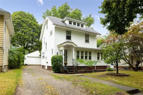 89 Pershing Dr, Rochester, NY 14609