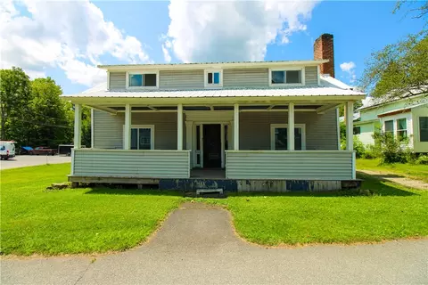 85 Broad St, Morris, NY 13808