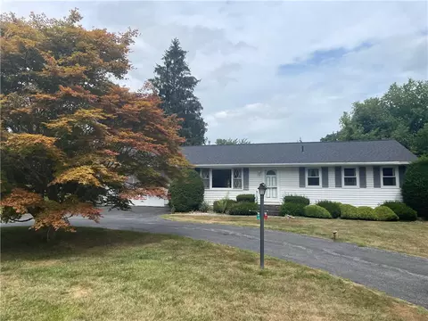 5911 Smith Rd, Syracuse, NY 13212