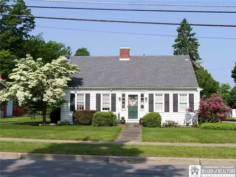 19 Hallock St, Jamestown, NY 14701