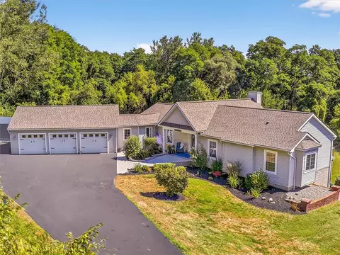 1022 Middle Rd, Rush, NY 14543