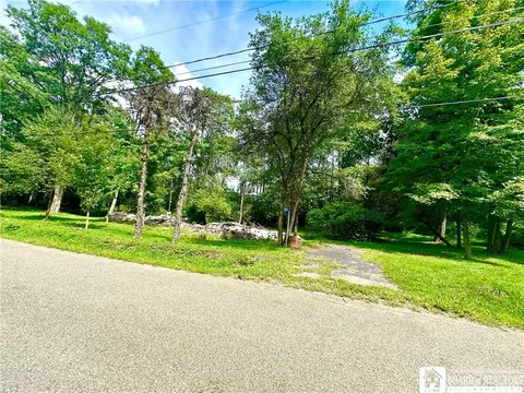 1158 Underwood Rd, Hinsdale, NY 14743