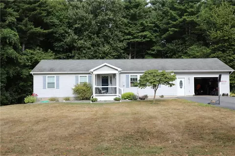7422 Robinson Rd, Throop, NY 13021