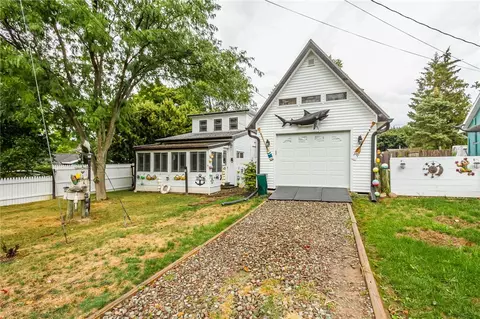 4638 Bluebird Rd, Canandaigua, NY 14424