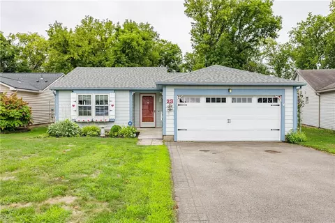 23 Lone Oak Cir, Penfield, NY 14526