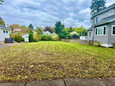 64 Illinois St, Rochester, NY 14609
