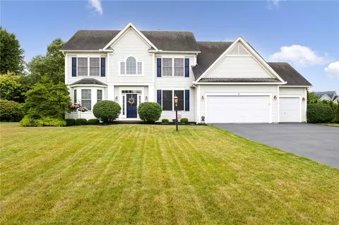 5 Leeds Cir, Pittsford, NY 14534