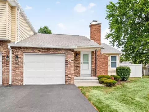 16 Flower Dale Dr, Greece, NY 14626