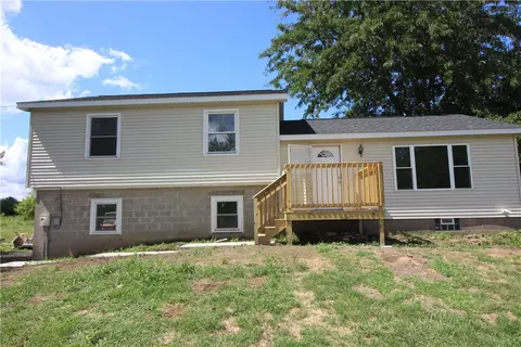 6655 N Centenary Rd, Williamson, NY 14589