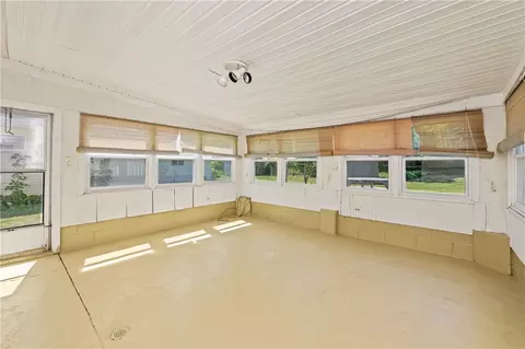 Exterior - 155 Dorington Rd, Irondequoit, NY 14609 photo 5 of 17