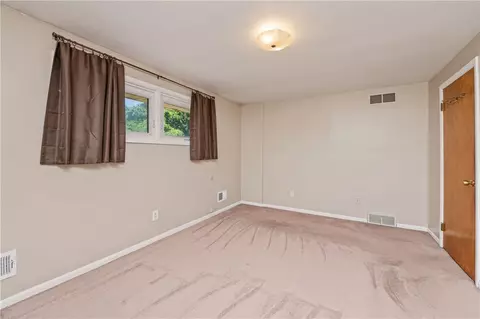 Bedroom - 155 Dorington Rd, Irondequoit, NY 14609 photo 5 of 10