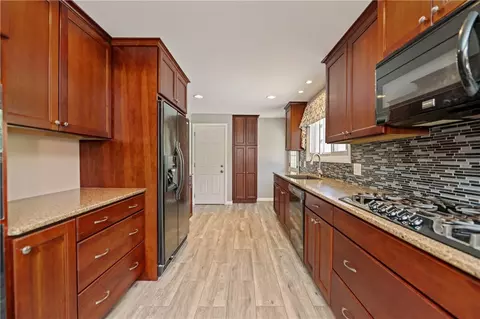 Kitchen - 155 Dorington Rd, Irondequoit, NY 14609 photo 3 of 4