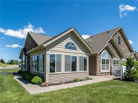 5138 Cheshire Glen Rd #240D, Canandaigua, NY 14424