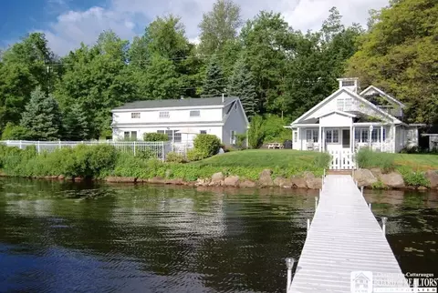 3272 Chautauqua Ave, North Harmony, NY 14710