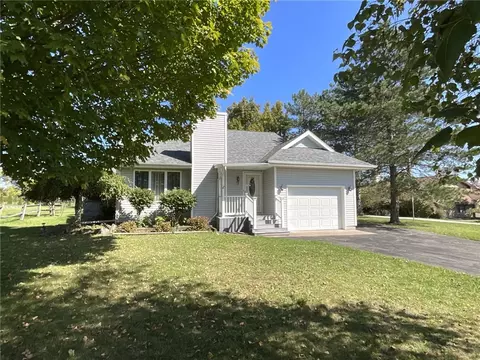 8 Cole Dr, Norwich, NY 13815
