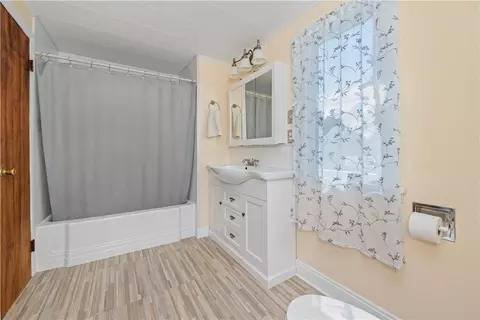101 Walnut Park, Irondequoit, NY 14622 photo 22