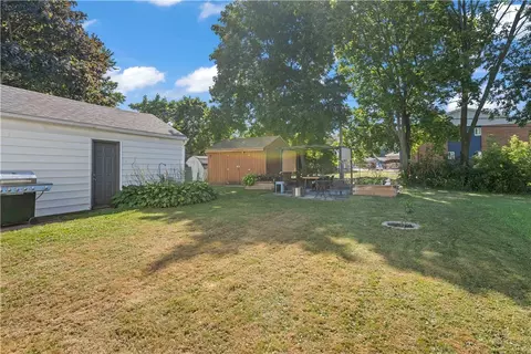 101 Walnut Park, Irondequoit, NY 14622 photo 25