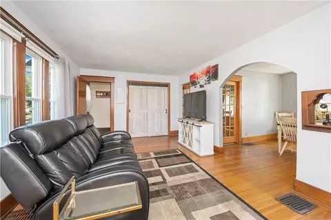 101 Walnut Park, Irondequoit, NY 14622 photo 4