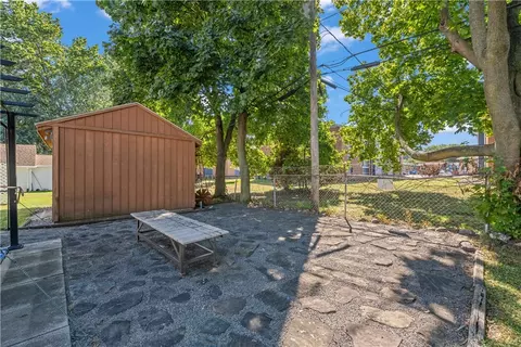 101 Walnut Park, Irondequoit, NY 14622 photo 27