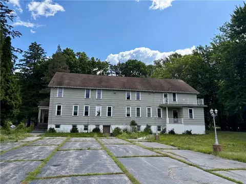 43 Brown St, Albion, NY 14411