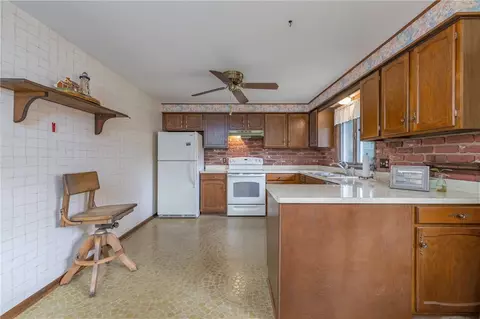 7 Rick Edge Cir, Irondequoit, NY 14609 photo 9