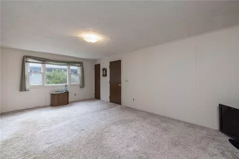 7 Rick Edge Cir, Irondequoit, NY 14609 photo 11