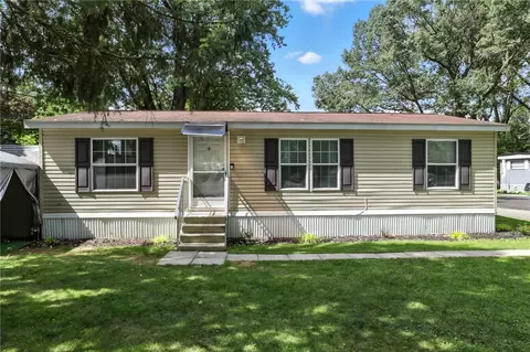 25 Patio Dr, Panorama, NY 14625